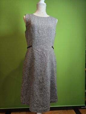 LOFT  8 Sheath dress with leather loops Gray And Black